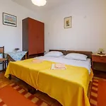 Apartment Biserka *