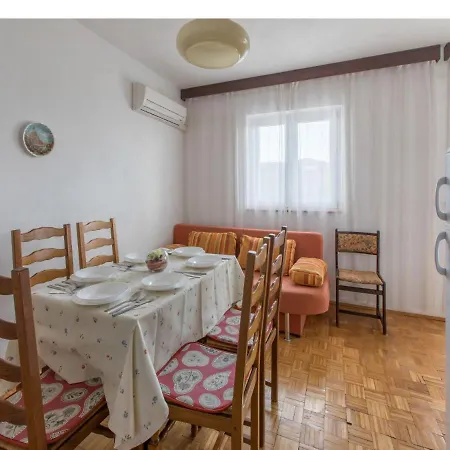 Apartment Biserka