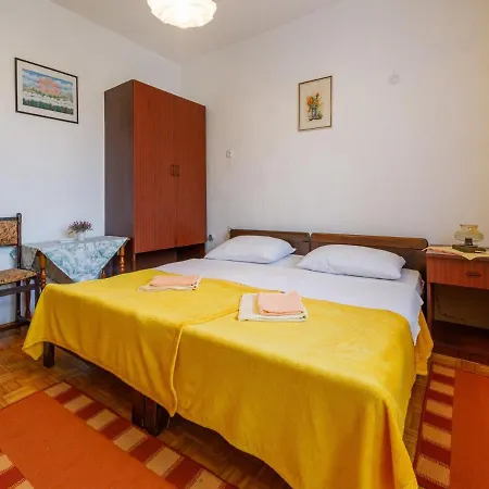 Apartment Biserka *