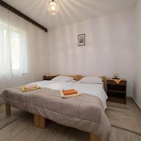 Apartment Biserka *